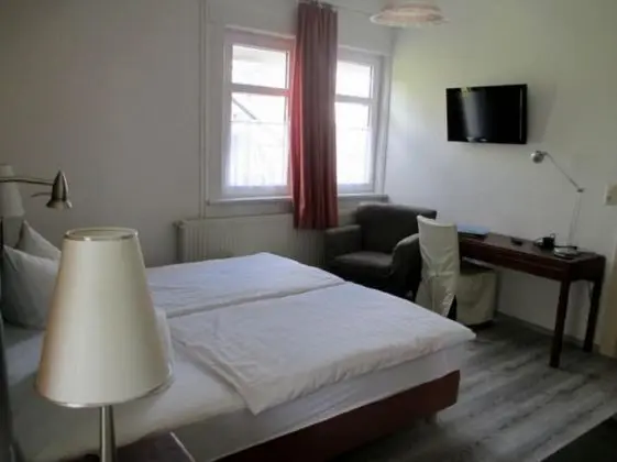 Büyük Yataklı Tek Kişilik Oda