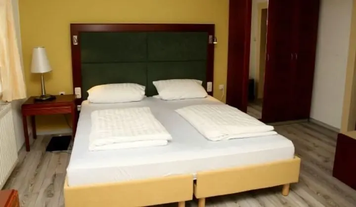 Tek Büyük Yataklı Oda