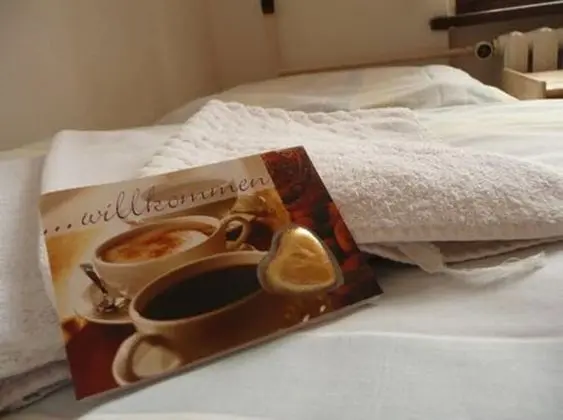 Üç Kişilik Oda (Irma Schmidt Zimmer)
