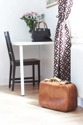 İki Ayrı Yataklı Oda, Ortak Banyo