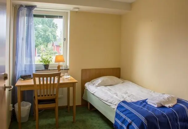 Tek Kişilik Oda, Ortak Banyo (Small, Bathroom in hallway)