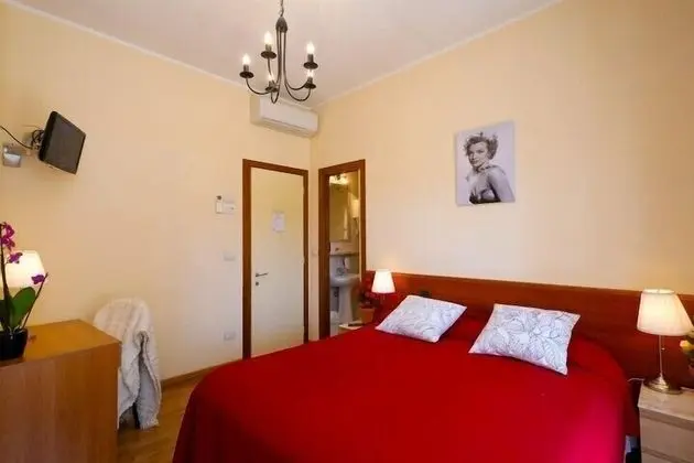 Tek Büyük veya İki Ayrı Yataklı Oda