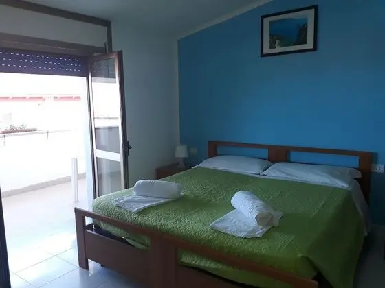 Tek Büyük veya İki Ayrı Yataklı Oda, Balkon