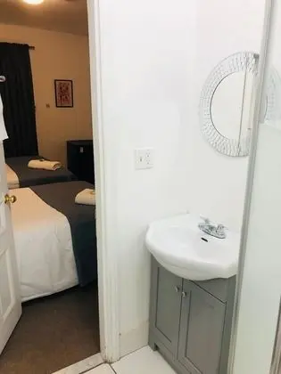 Economy Tek Büyük veya İki Ayrı Yataklı Oda, 2 Büyük (Queen) Boy Yatak, Sigara İçilmez, Ortak Banyo