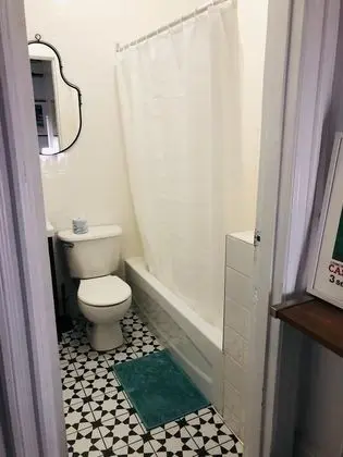 Economy Tek Büyük Yataklı Oda, 1 Büyük (Queen) Boy Yatak, Sigara İçilmez, Ortak Banyo