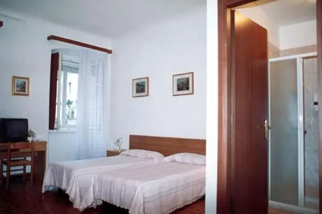 Tek Büyük veya İki Ayrı Yataklı Oda, Özel Banyo