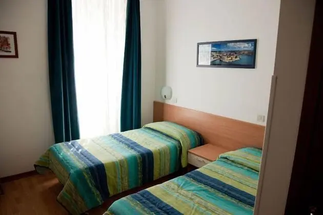 Tek Büyük veya İki Ayrı Yataklı Oda, Özel Banyo
