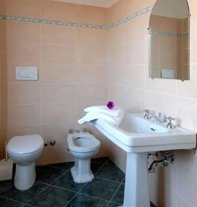 Üç Kişilik Oda, Özel Banyo