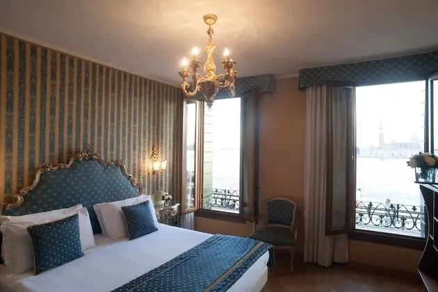 Superior Tek Büyük Yataklı Oda, Lagün Manzaralı