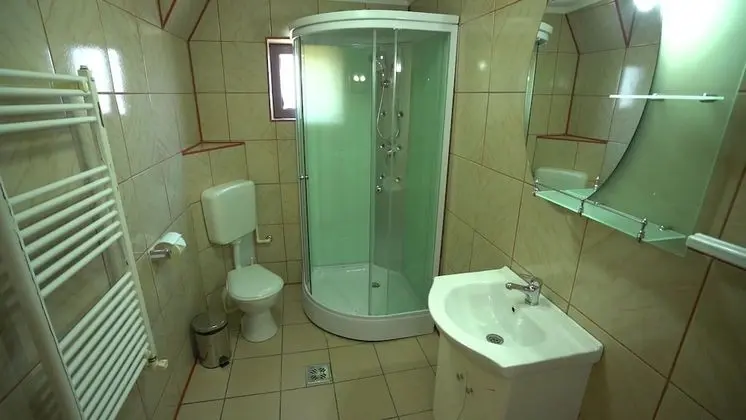 Basic Tek Büyük veya İki Ayrı Yataklı Oda