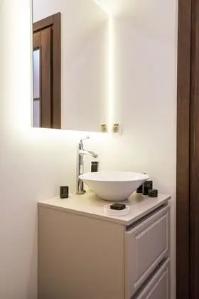 Comfort Tek Büyük Yataklı Oda, Balkon, Avlu Manzaralı