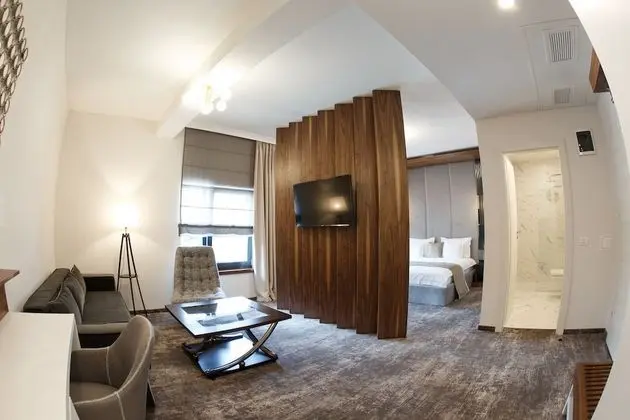 Deluxe Stüdyo Süit