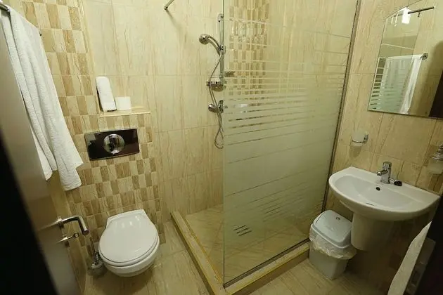Basic Tek Büyük Yataklı Oda, 1 Büyük (Queen) Boy Yatak