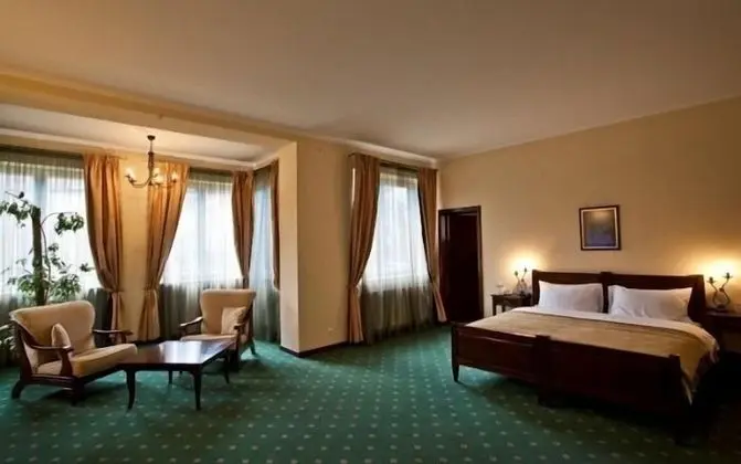 Deluxe Tek Büyük Yataklı Oda