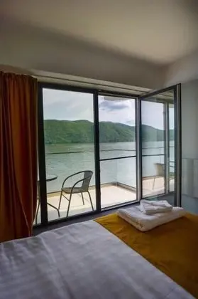 Panoramic Tek Büyük Yataklı Oda, Göl Manzaralı