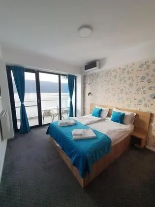 Panoramic Tek Büyük Yataklı Oda, Göl Manzaralı
