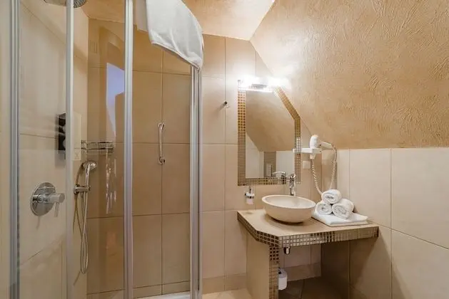 Deluxe Üç Kişilik Oda