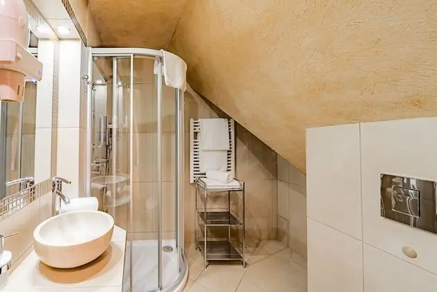 Economy Üç Kişilik Oda