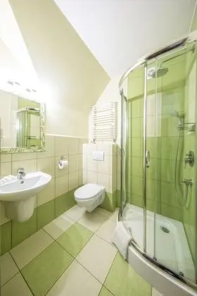 Üç Kişilik Oda, Balkon