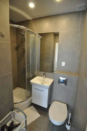 Comfort Tek Büyük Yataklı Oda, 1 Çift Kişilik Yatak ve Çekyat, Küçük Mutfak