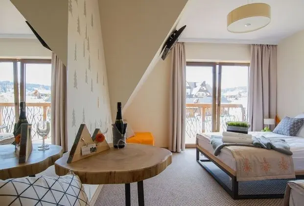 Deluxe Tek Büyük veya İki Ayrı Yataklı Oda, Balkon, Dağ Manzaralı