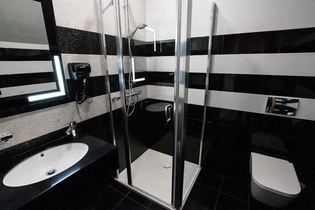 Deluxe Tek Büyük veya İki Ayrı Yataklı Oda, Balkon, Dağ Manzaralı