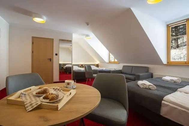 Family Dört Kişilik Oda, Sigara İçilmez