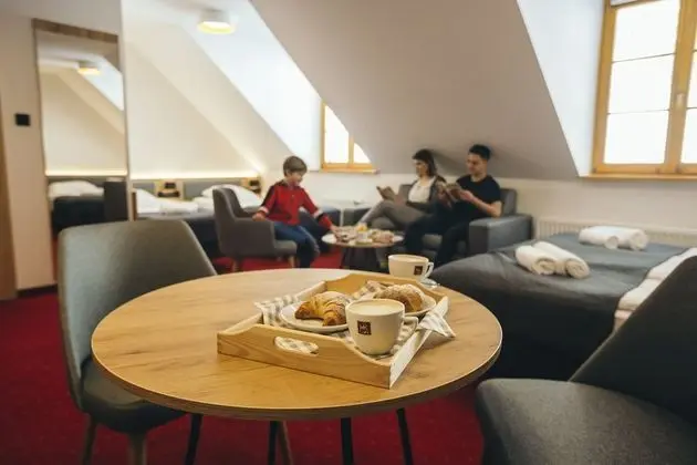 Family Dört Kişilik Oda, Sigara İçilmez