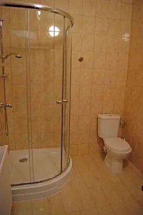 Dört Kişilik Oda (1)