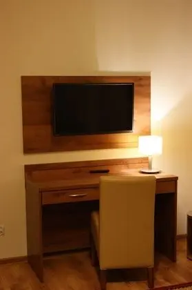 Tek Büyük veya İki Ayrı Yataklı Oda (2)