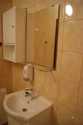 Tek Büyük veya İki Ayrı Yataklı Oda (2)