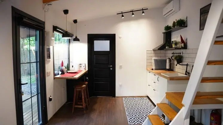 Black House