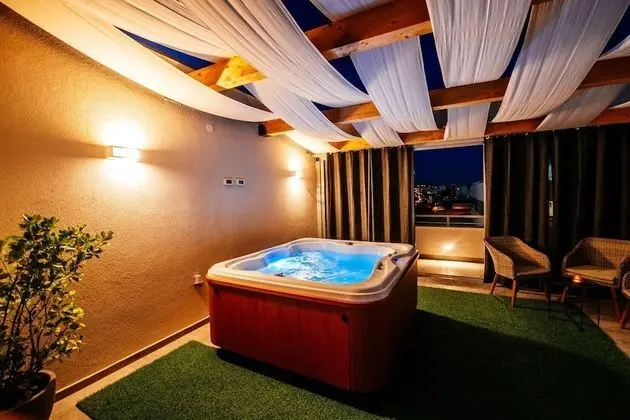 Panoramic Apart Daire, 2 Yatak Odası, Sıcak Su Havuzu, Deniz Manzaralı