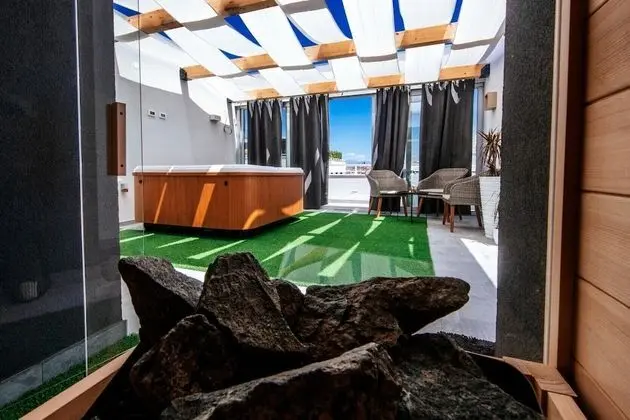 Panoramic Apart Daire, 2 Yatak Odası, Sıcak Su Havuzu, Deniz Manzaralı