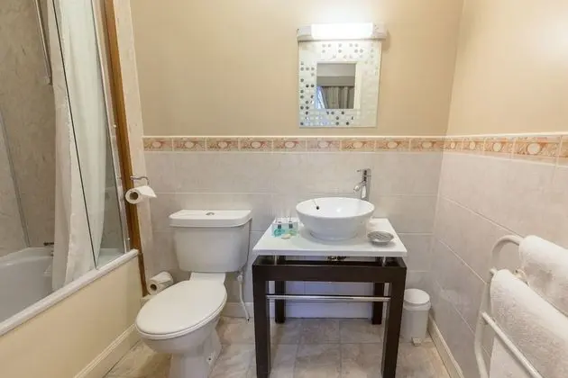 Üç Kişilik Oda