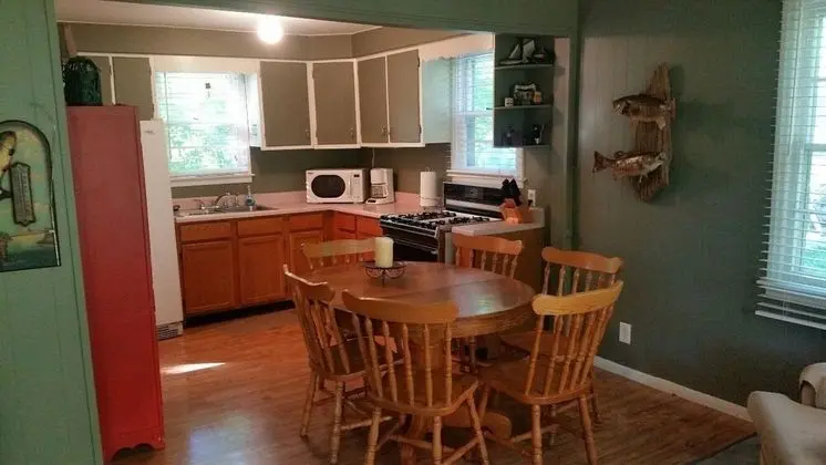 Kır Evi, Göl Manzaralı