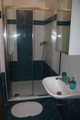 Comfort Tek Büyük veya İki Ayrı Yataklı Oda