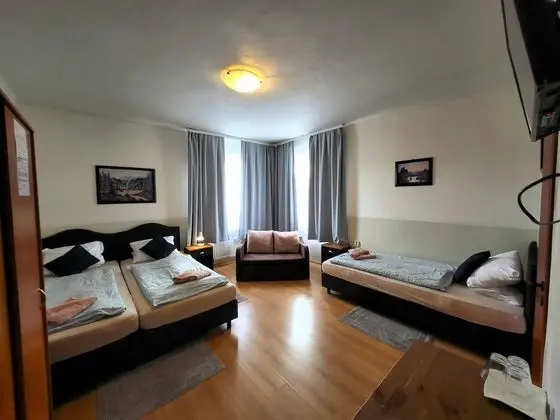 Üç Kişilik Oda