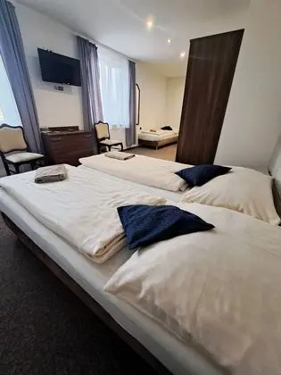 Üç Kişilik Oda