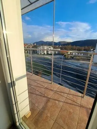 Üç Kişilik Oda