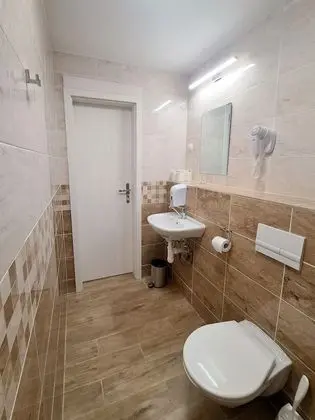 Üç Kişilik Oda