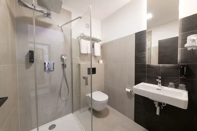 Basic Tek Büyük Yataklı Oda, 1 Yatak Odası