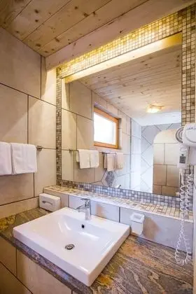 Standard Tek Büyük Yataklı Oda, Bahçe Manzaralı