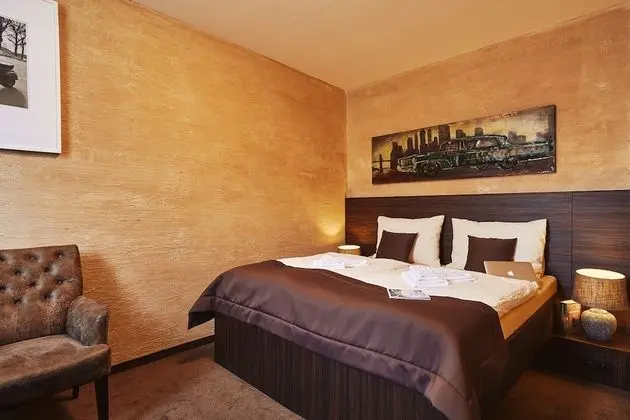 Business Tek Büyük Yataklı Oda