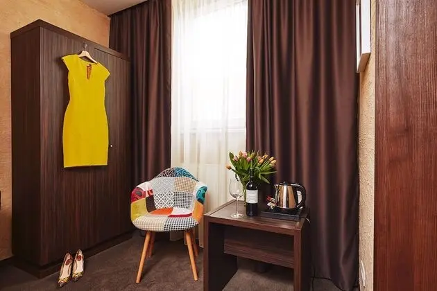 Business Tek Büyük Yataklı Oda