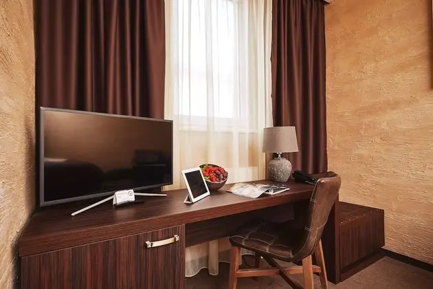 Business Tek Büyük Yataklı Oda