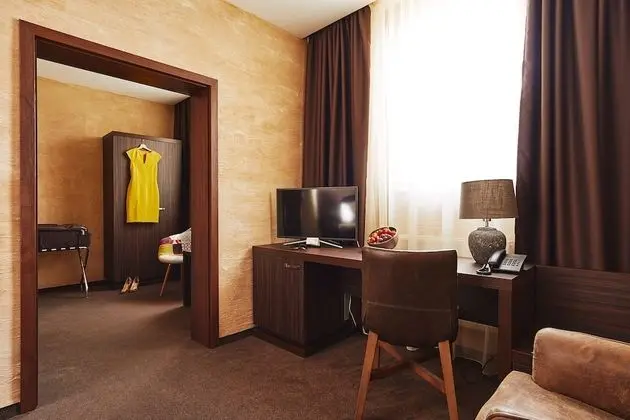 Business Tek Büyük Yataklı Oda