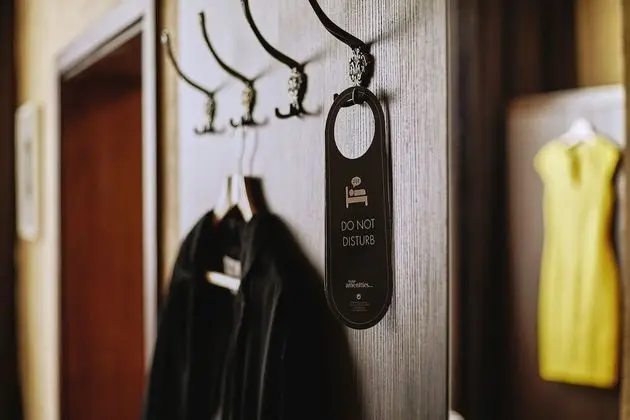 Business Tek Büyük Yataklı Oda