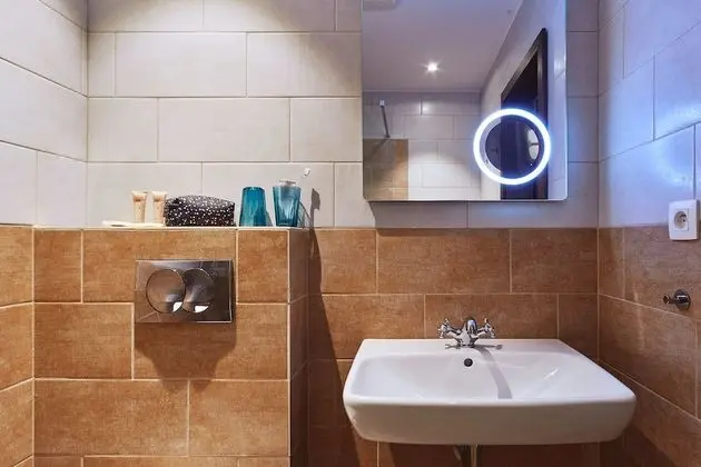 Business Tek Büyük Yataklı Oda