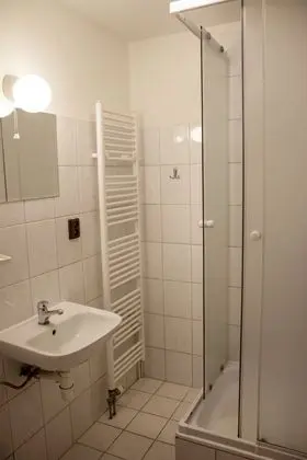 Büyük Yataklı Tek Kişilik Oda